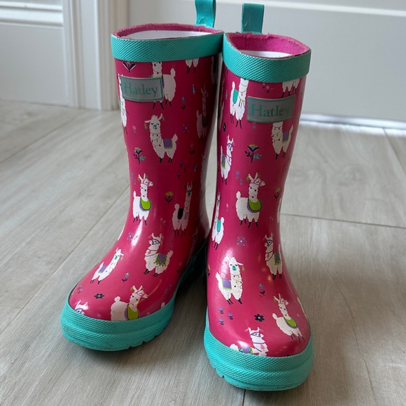 Hatley Girl”s Pink Llama Clastic Rain Boots with Teal Trim - Picture 8 of 15